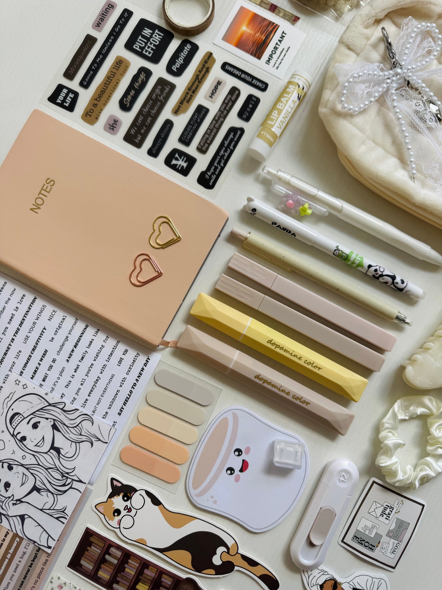 🕊️🤍White delicate box with many aesthetic goods...