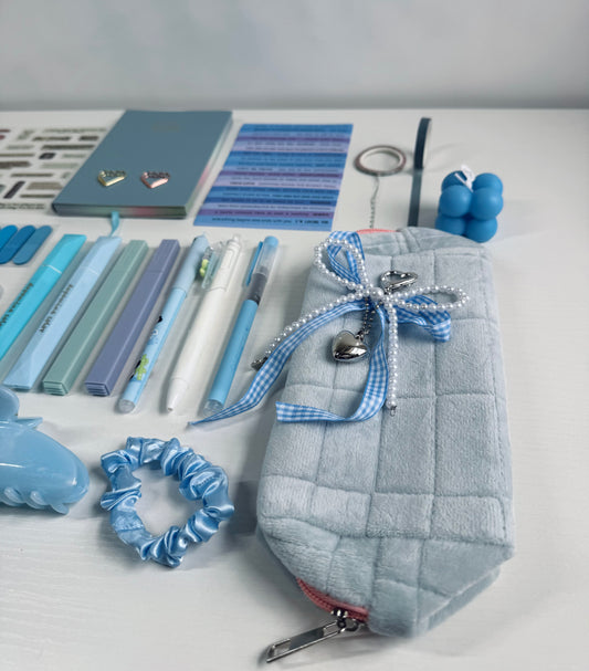 🕊️ 💎 Blue delicate box with many aesthetic goods…