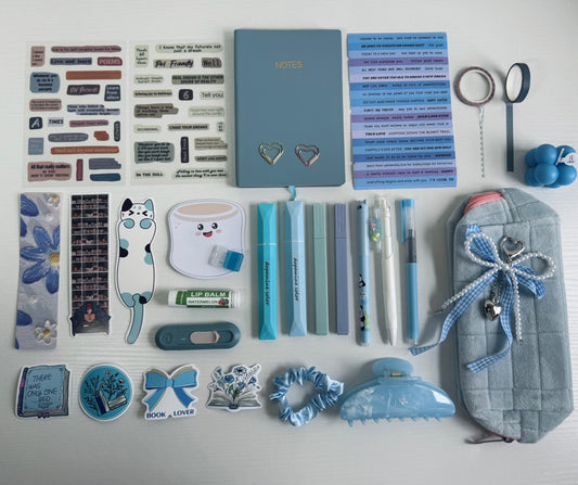 🕊️ 💎 Blue delicate box with many aesthetic goods…